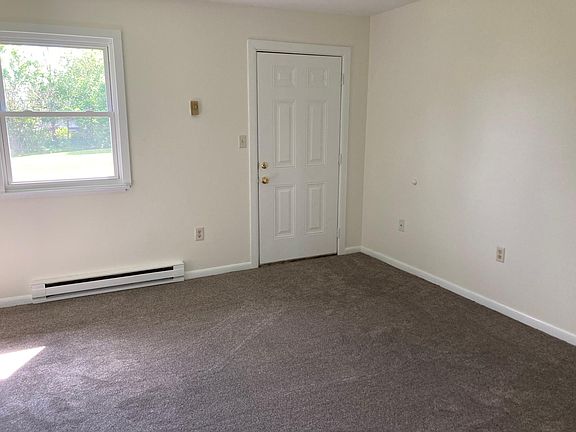 4th image of 4041 Freemansburg Ave #6