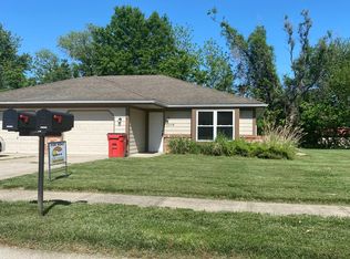 1109 SE Prairie Ln #B, Oak Grove, MO 64075
