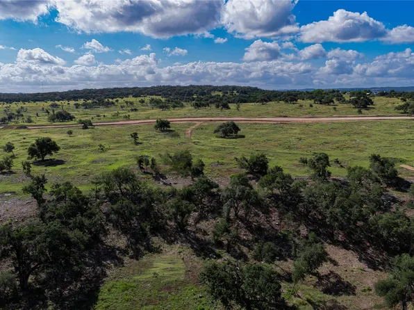 11 Maddalena Ln, Dripping Springs, TX 78620