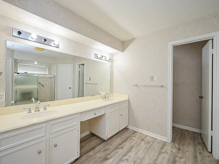 7735 Quail Meadow Dr — Photo 38