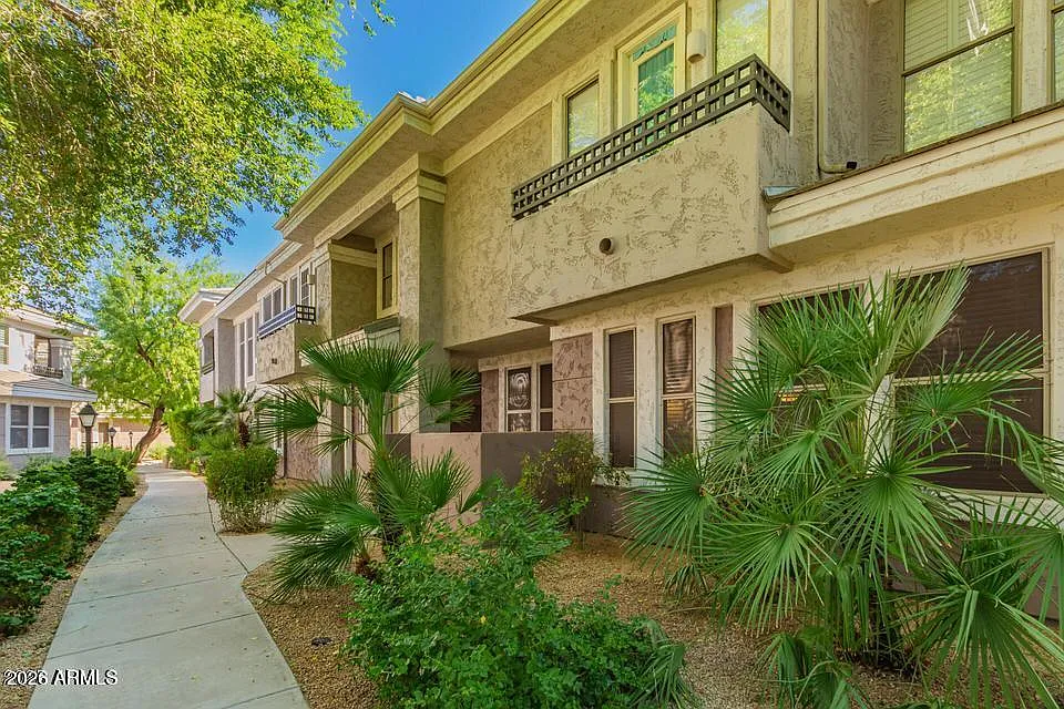 2 bed, 2.0 bath, 1401 sqft, $3,200 — Photo 3