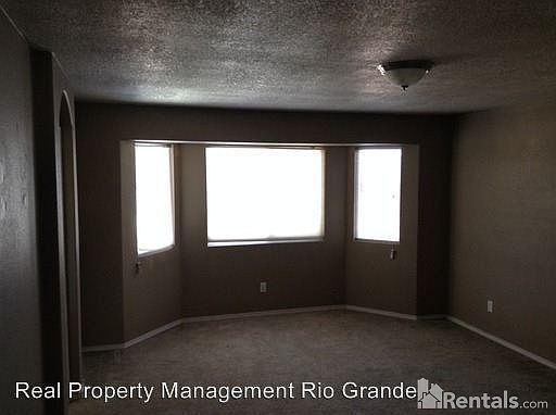 2nd image of 1013 Spring Valley Rd NE