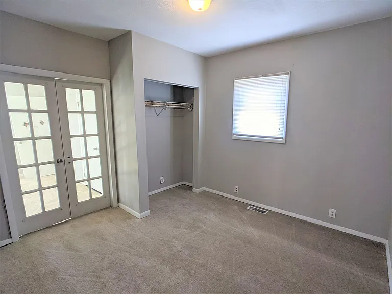 517 E Troy Ave — Photo 12