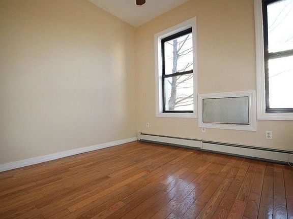 3rd image of 421 Humboldt St APT 2A