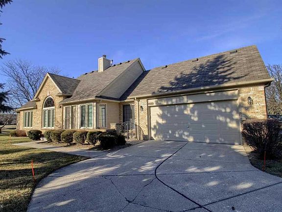 2nd image of 16924 Crystal Dr #22