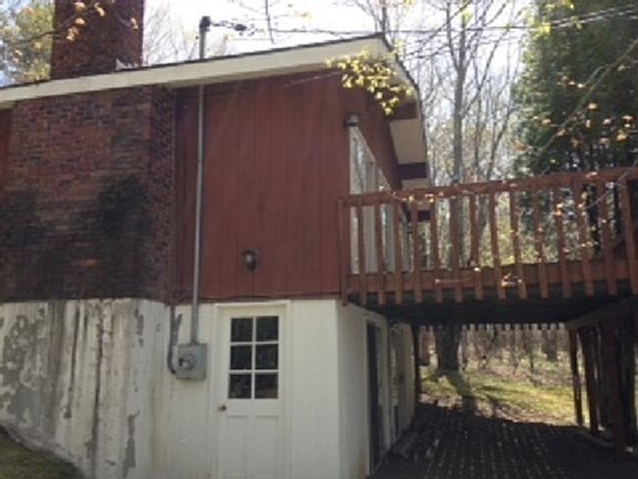 5th image of 111 Alexander Dr