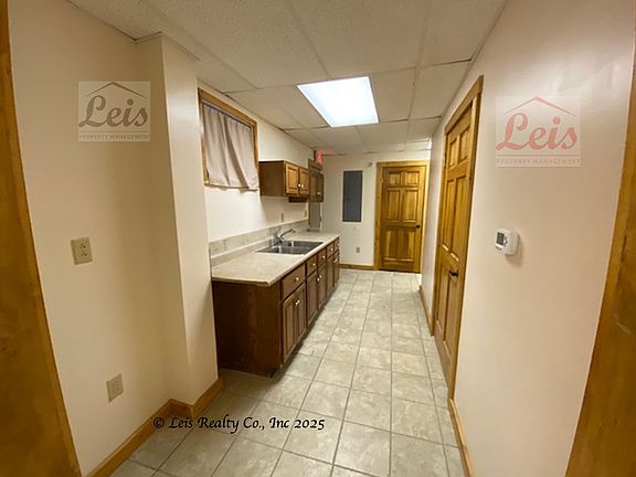 5th image of 212 N Barron St #1