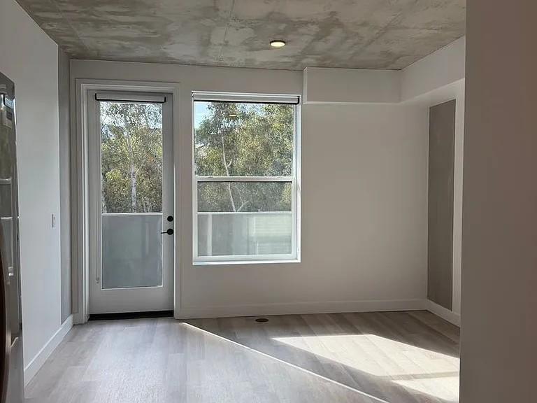 Rainford Apartments — Photo 35