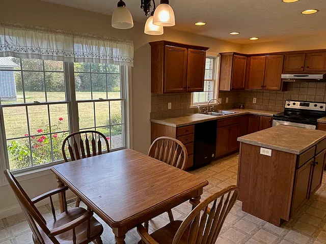 3 bed, 2000 sqft, $2,800 — Photo 3
