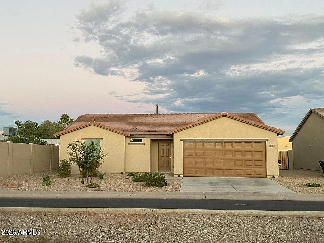 3 bed, 2.0 bath, 1345 sqft, $1,550 — Photo 2