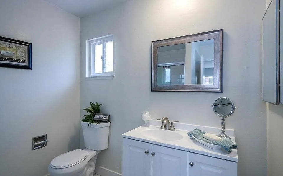 3 bed, 1656 sqft, $3,200 — Photo 2