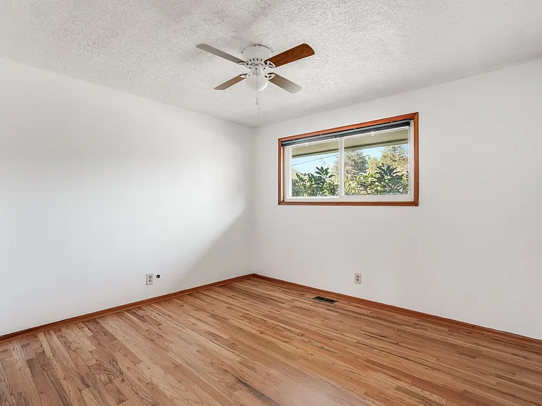 3210 SE Sherrett St — Photo 11