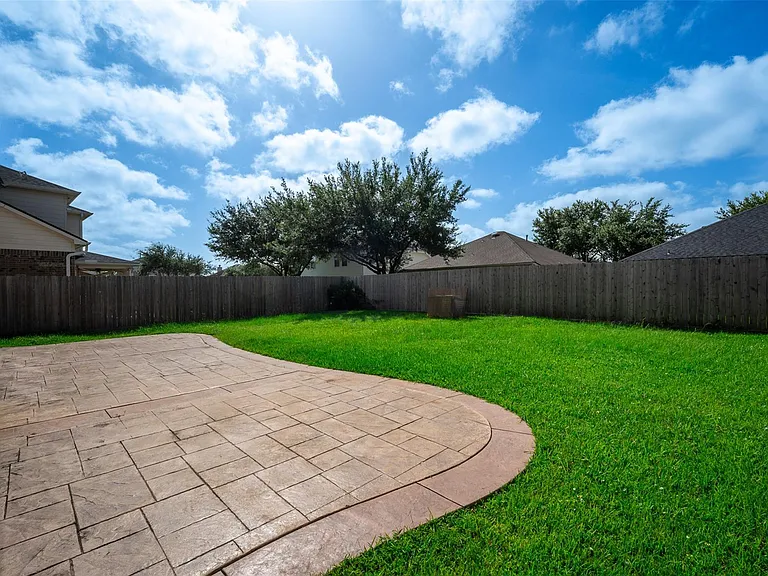 2931 Silver Landing Ln — Photo 35