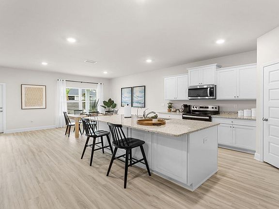3rd image of 574 Norris Dr
