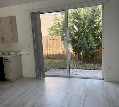 5th image of 2441 SE 11th St #2441