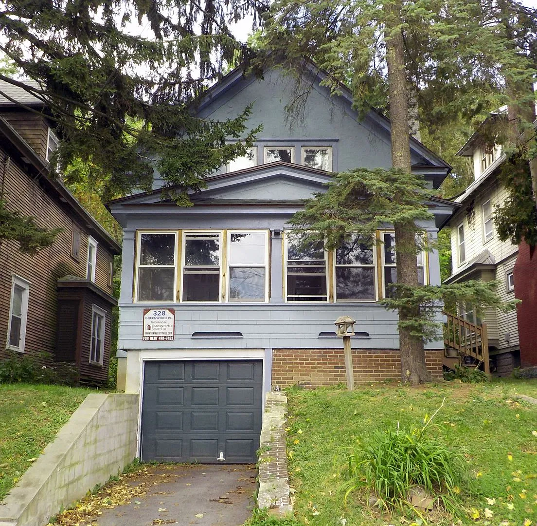 328 Greenwood Pl - Available 8/1/27 - Single Family Home with Enclosed Front Porch — Photo 3