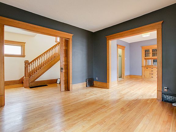 5th image of 3419 Harriet Ave