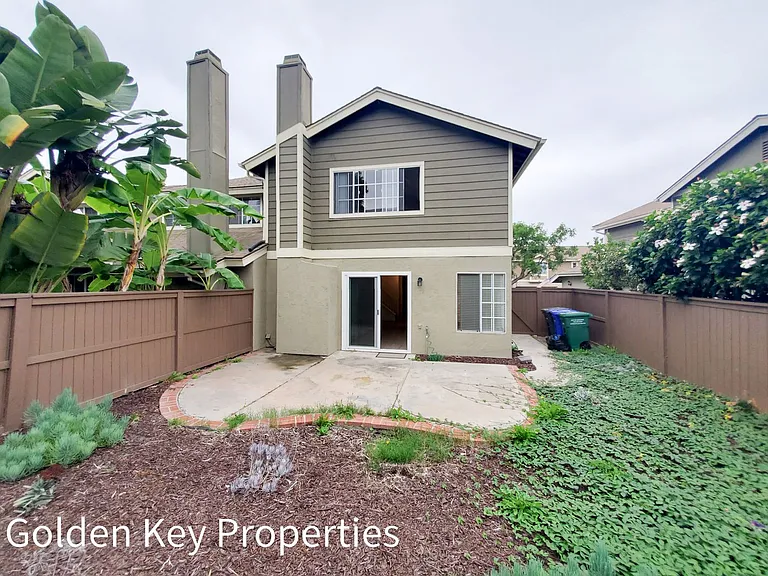 2982 Lexington Cir — Photo 17