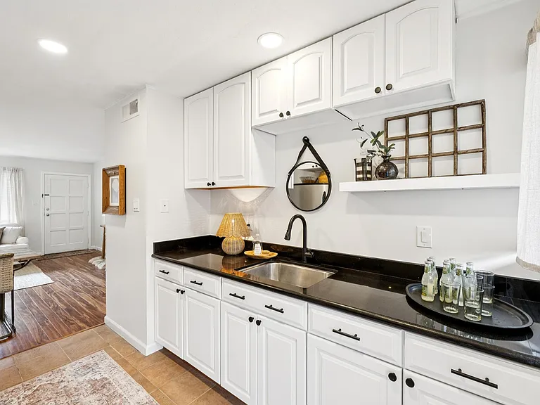 61 Pixley Ave #2 — Photo 18