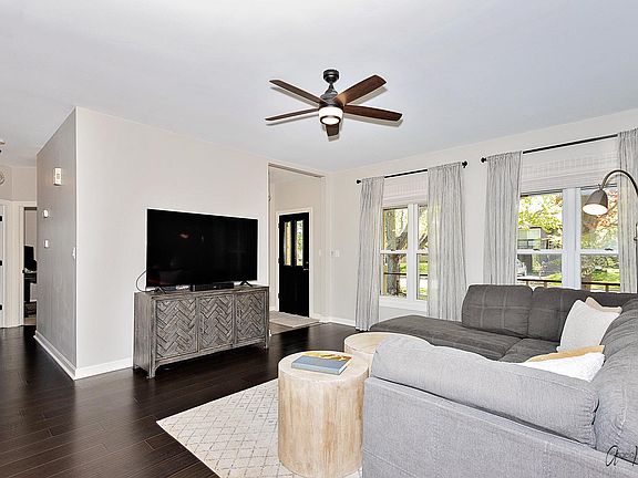 2nd image of 1255 Thomas Dr Unit 1255
