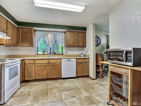 5th image of 20821 40th Ave E