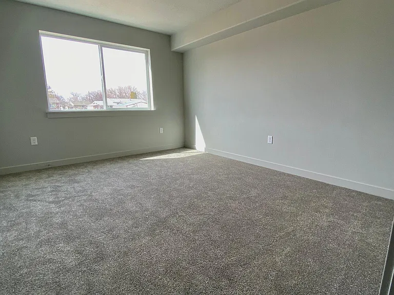 660 N 100 W #105 — Photo 16