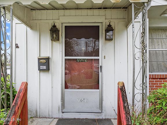 5th image of 4602 KINGSBURY Street