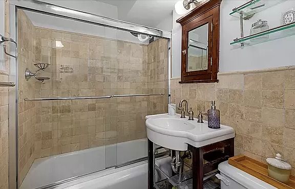 5th image of 145 E 15th St APT 3E
