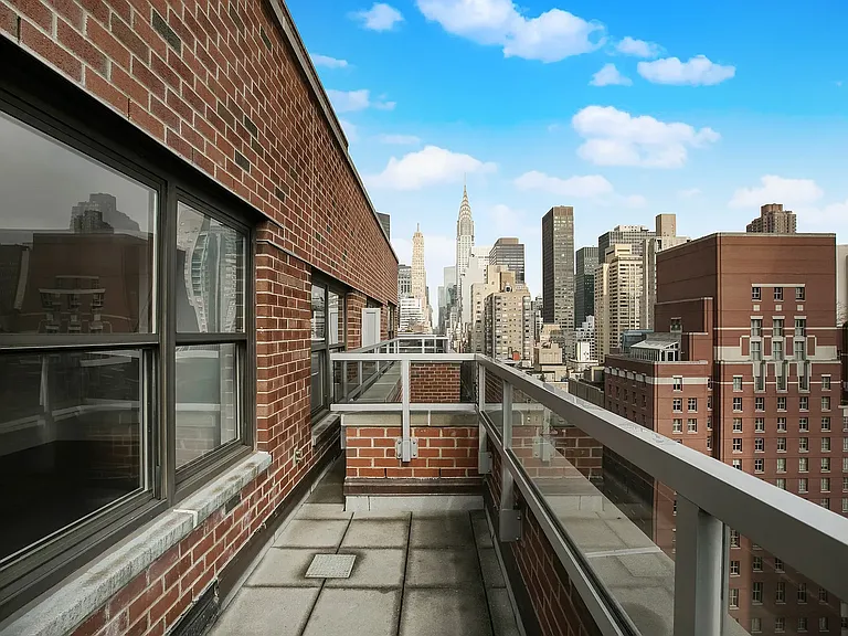 120 E 34th St #21K — Photo 2