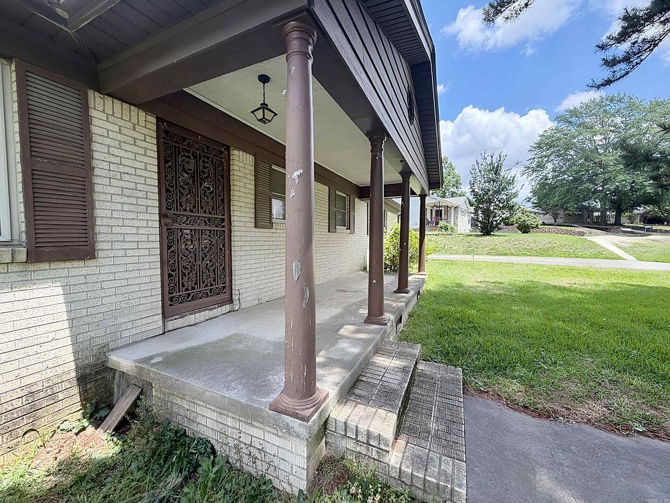 2nd image of 1008 North Pl