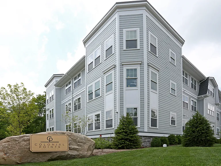 Colonial Pointe at Franklin Lakes — Photo 3