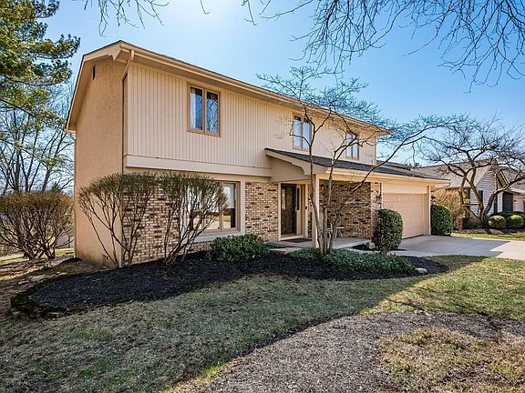 3rd image of 465 Peale Ct
