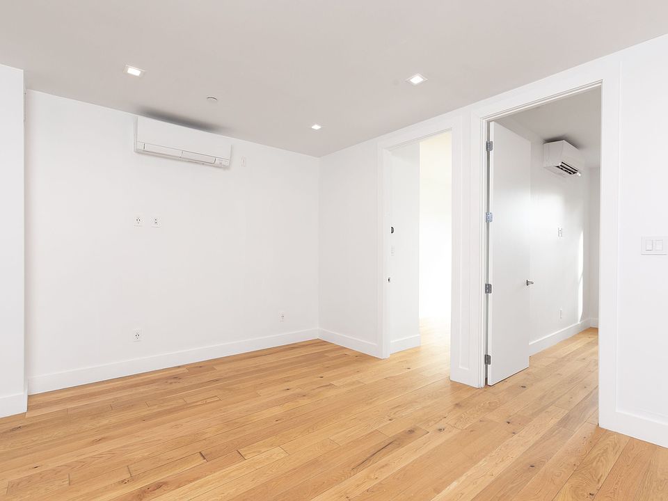 1st image of 174 1st Ave Penthouse 7