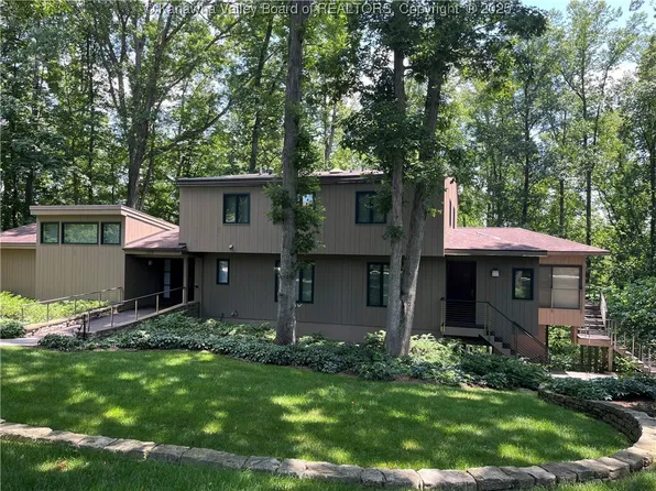 1501 Clintwood Rd, Charleston, WV 25314