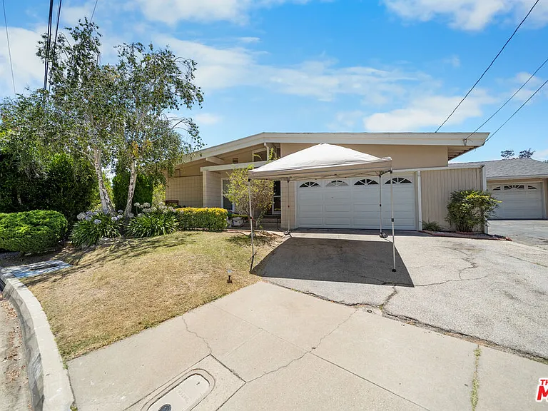 3114 Henrietta Ave — Photo 2