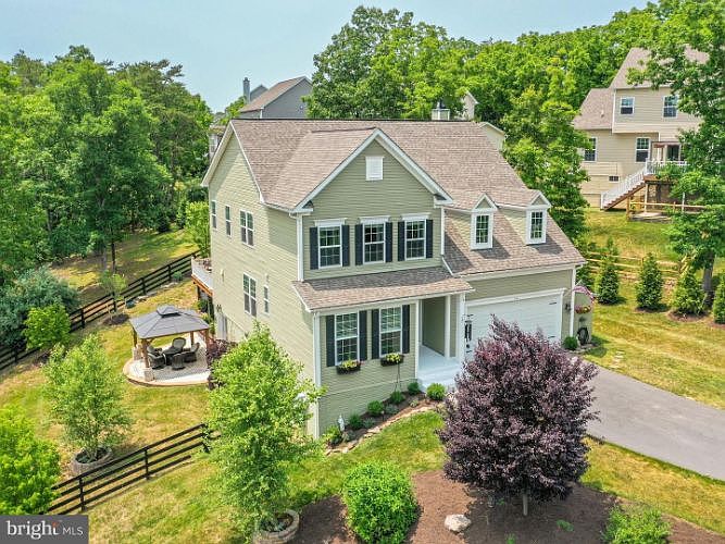 1st image of 206 Woods Dr