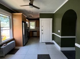 140 Woodbine St, Providence, RI