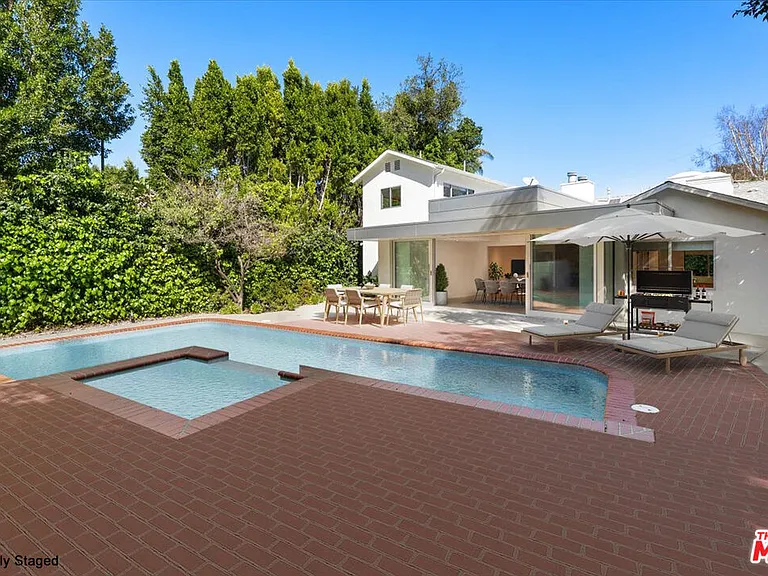 4031 Hollyline Ave — Photo 23