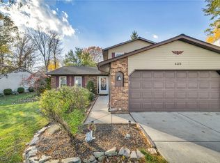425 Loyola Dr, Elyria, OH