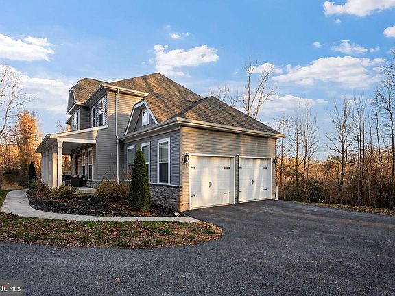 4th image of 2313 Walnut Spring Ct