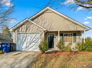 2445 Stratford Crossing Dr, Winston Salem, NC 27103