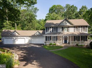 4525 Woodedge Dr, Hampstead, MD 21074