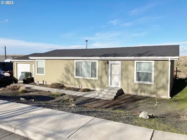 932 SE 9th St, Pendleton, OR 97801