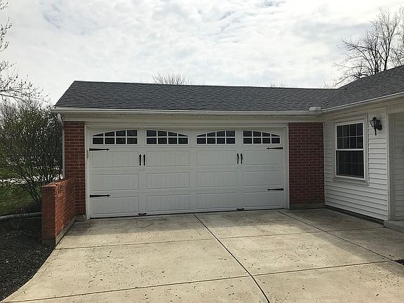 3rd image of 144 Laura Ave