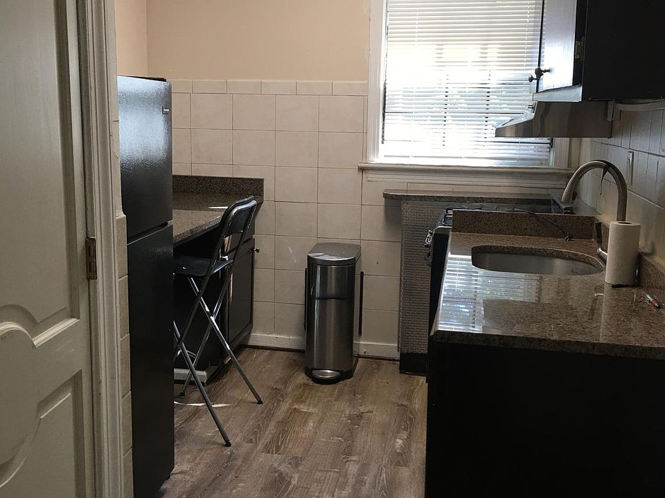 KITCHEN RECENTLY REODELED