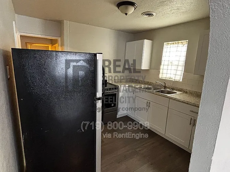 1428 E Orman Ave — Photo 4
