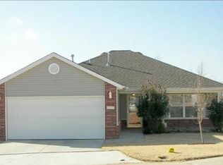 1032 Shadowlake Rd, Norman, OK 73071