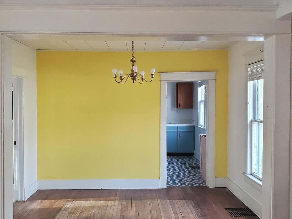 Dining room looking into kitchen.