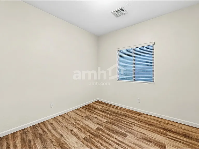 868 W Basswood Ave — Photo 13