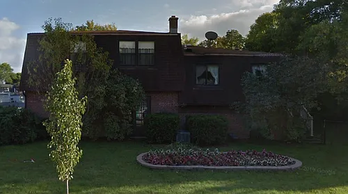 201 W Oak St Photo 1